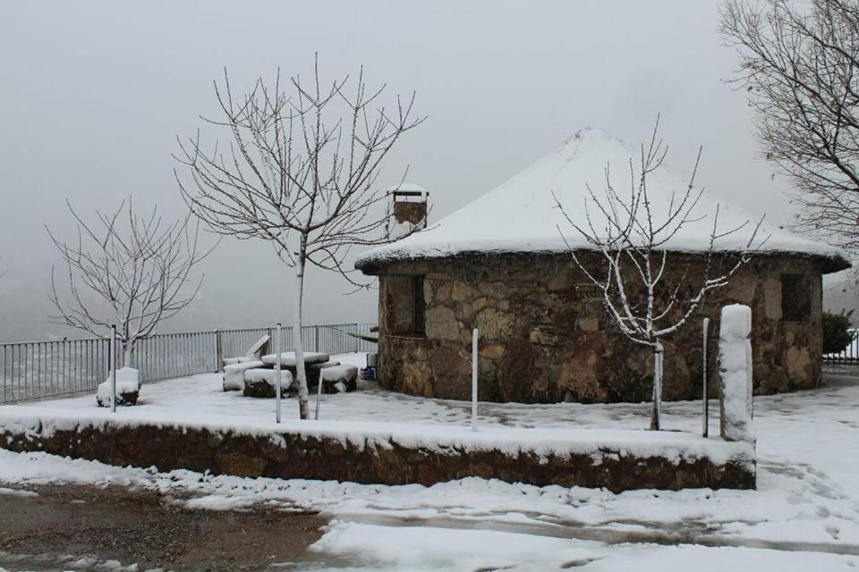 Apartamentos Rurales El Solitario バーニョス・デ・モンテマヨール エクステリア 写真